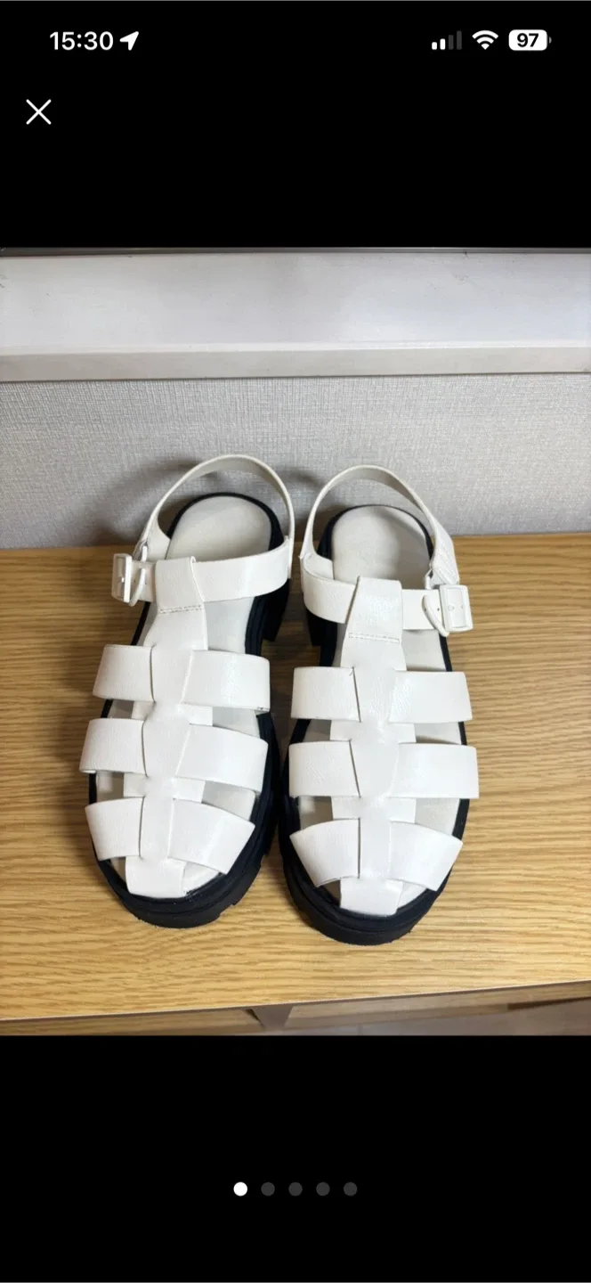 흰색 샌들