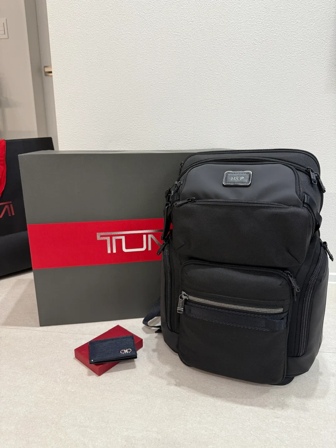 투미 TUMI 알파 브라보 백팩과 페라가모