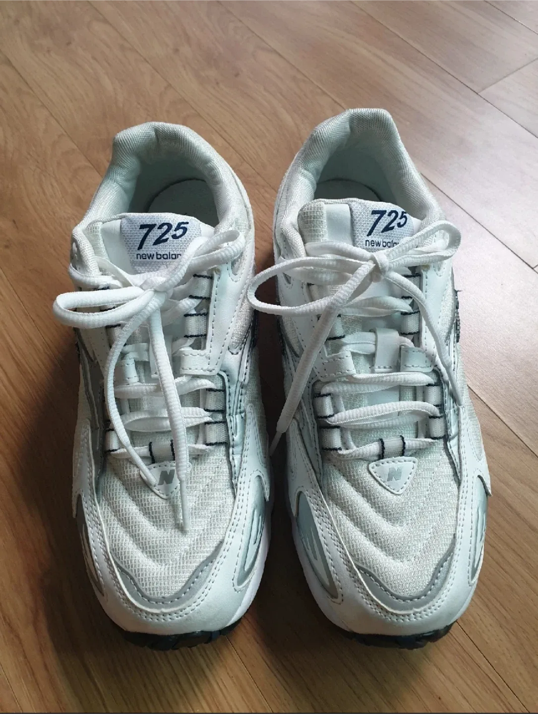 뉴발란스 725 운동화