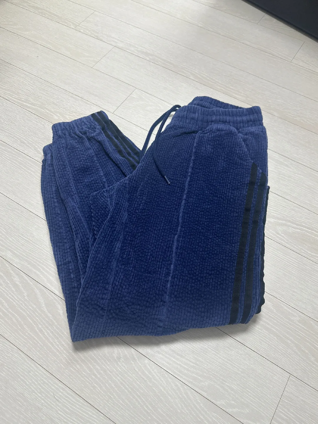 아디다스 아이비파크 코듀로이 XS