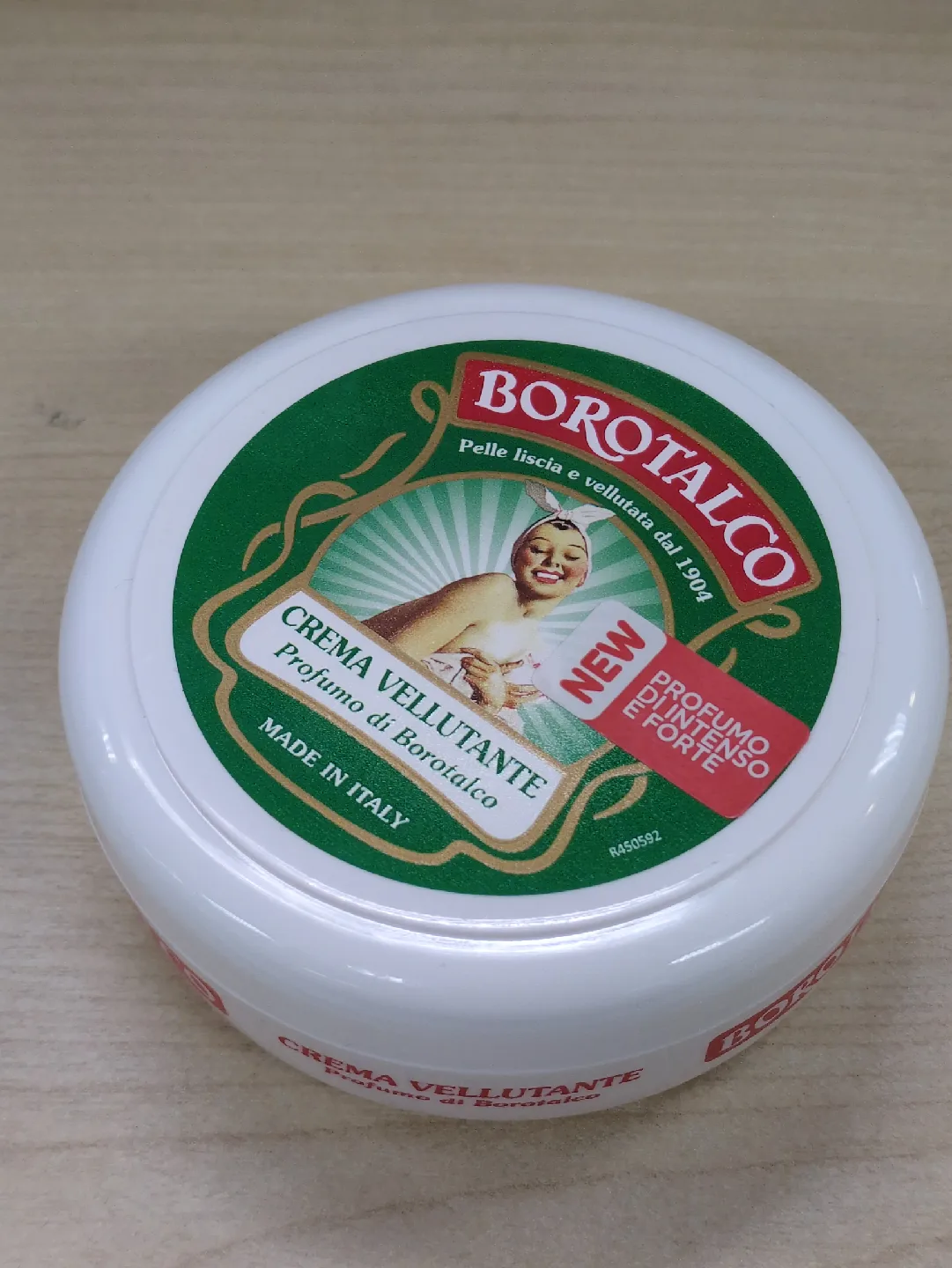 BOROTALCO 벨벳 크림